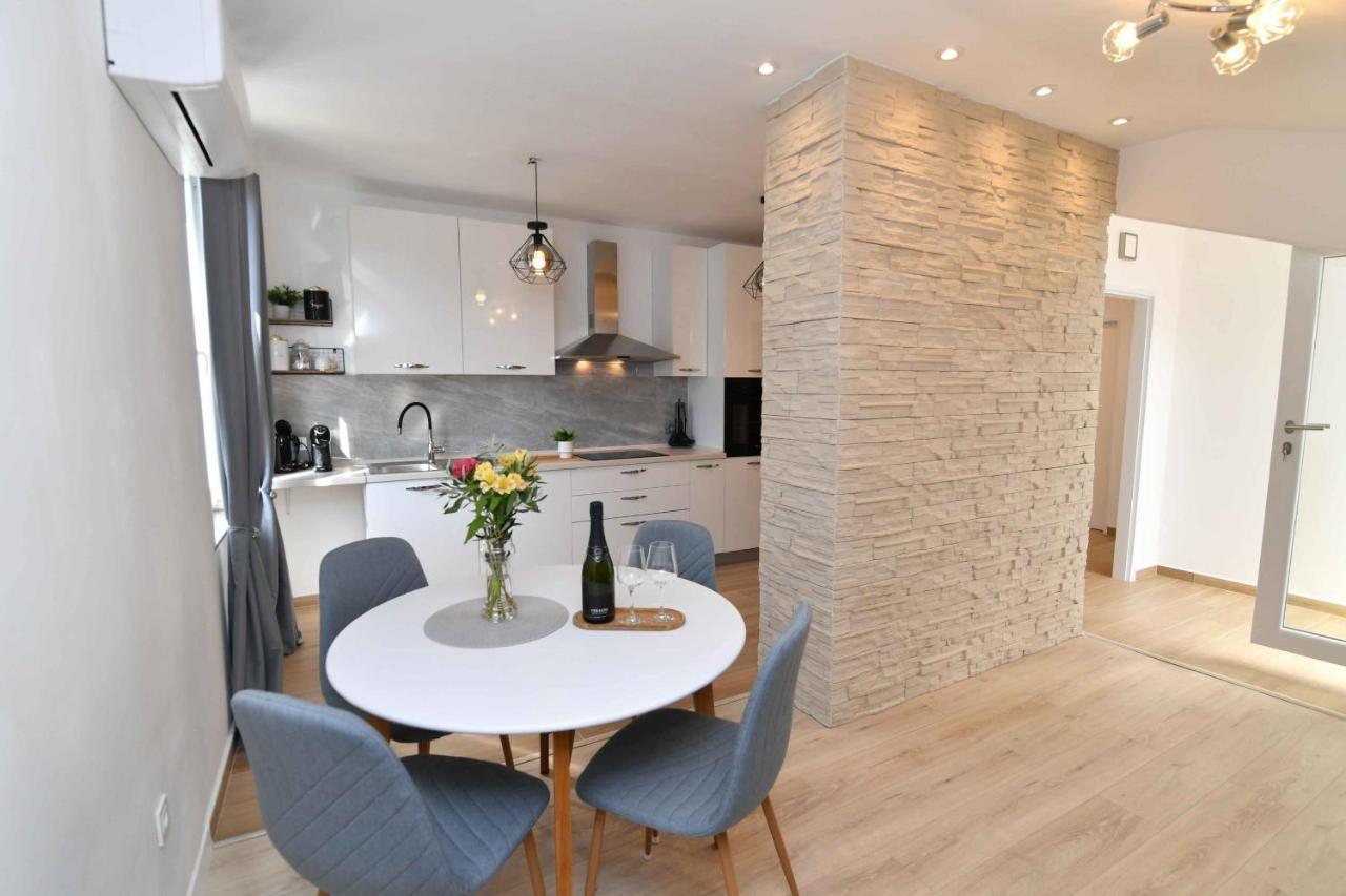 Apartman Leona Lovran Ngoại thất bức ảnh