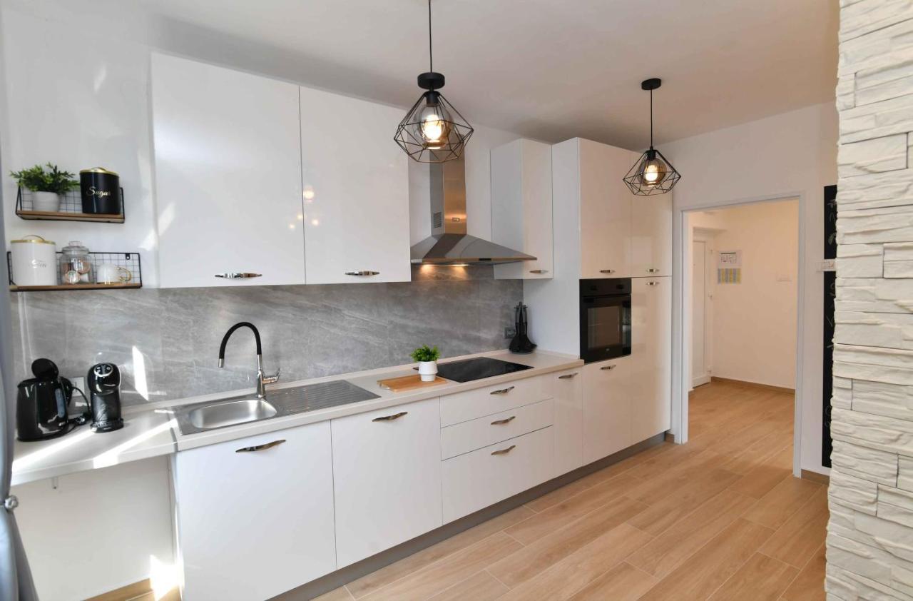 Apartman Leona Lovran Ngoại thất bức ảnh